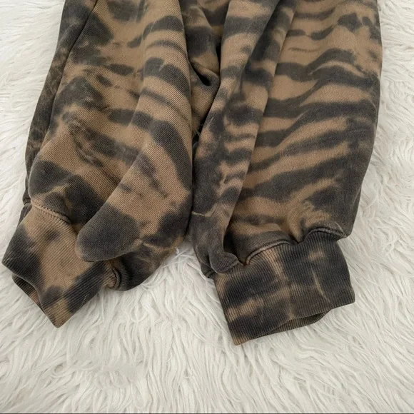 AGOLDE Richie Tie-Dyed Sweatshirt - Picture 10 of 13